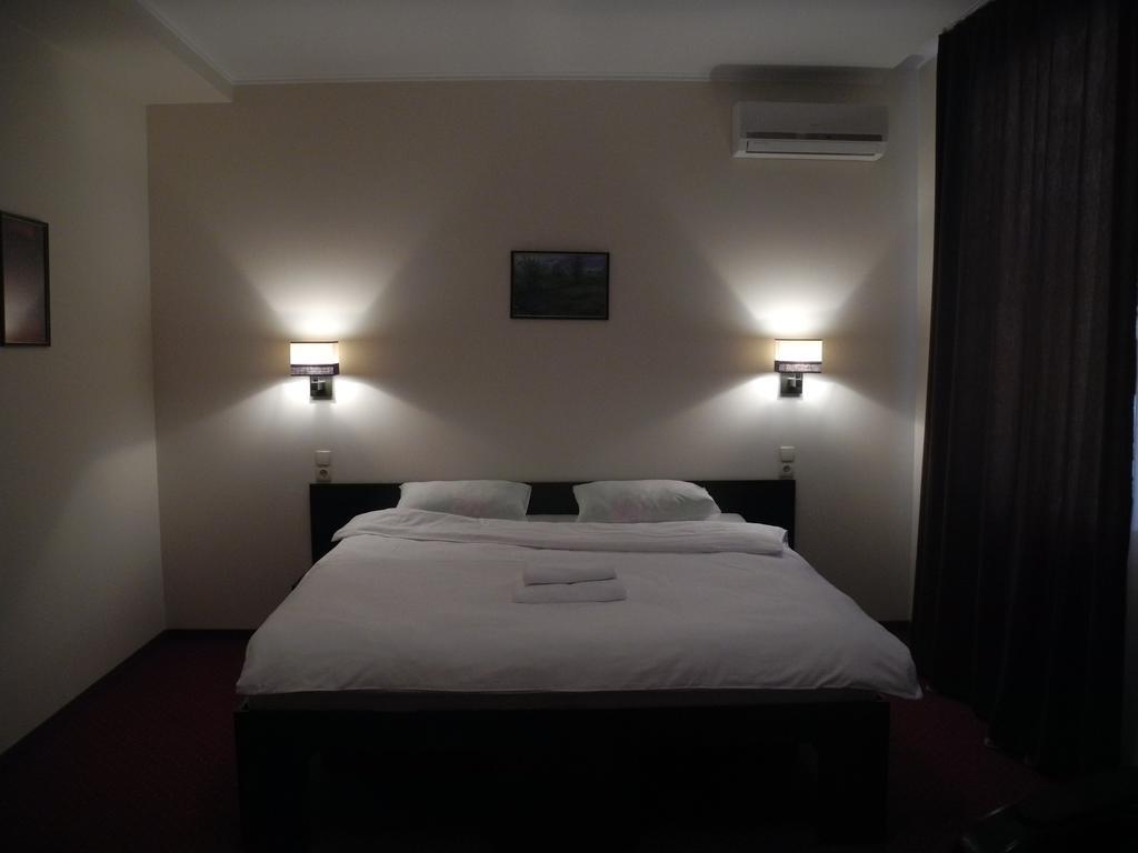 Hotel 12 Kharkov Ngoại thất bức ảnh